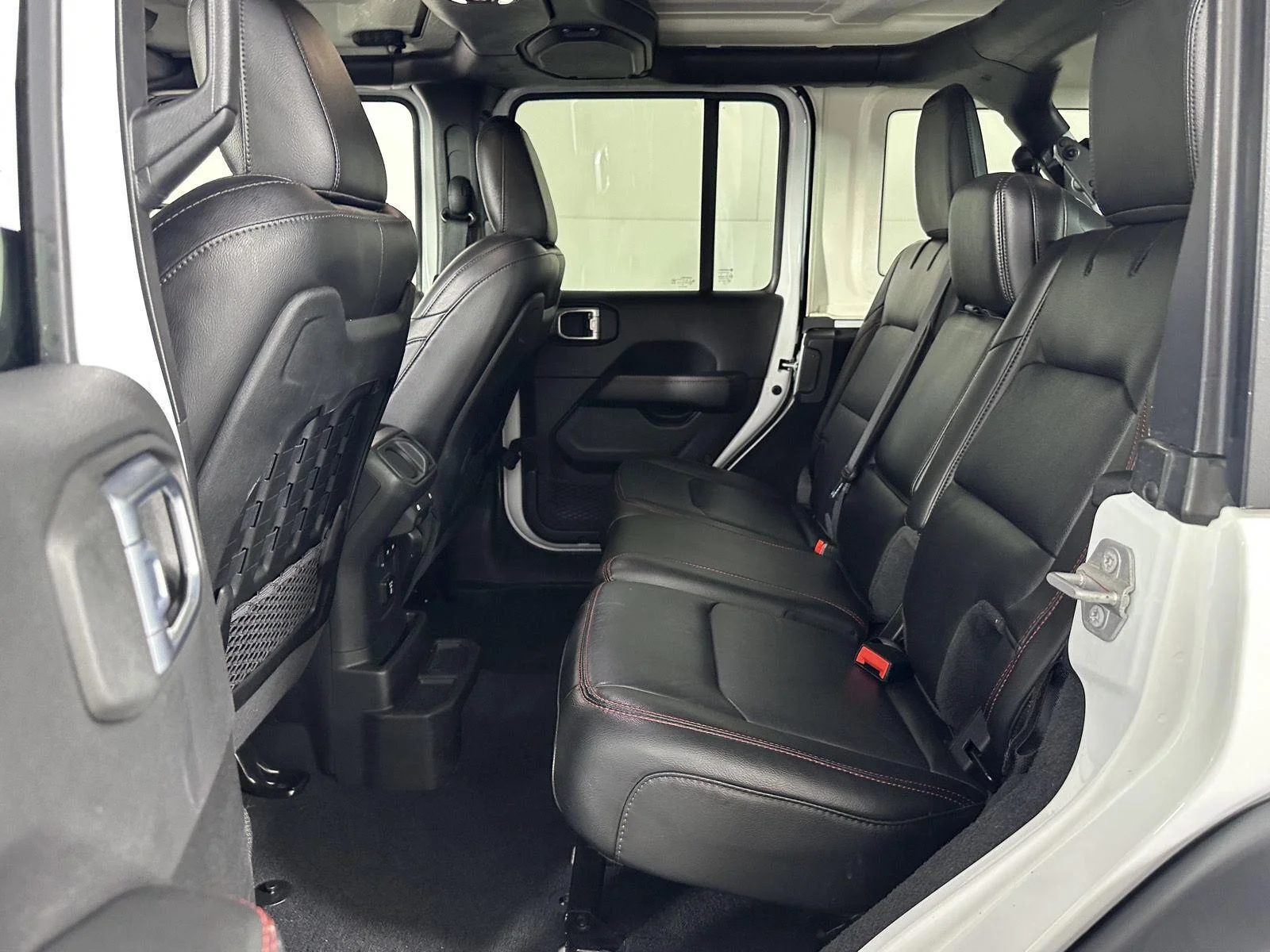 Used 2021 Bright White Clearcoat Jeep Unlimited Rubicon image 39