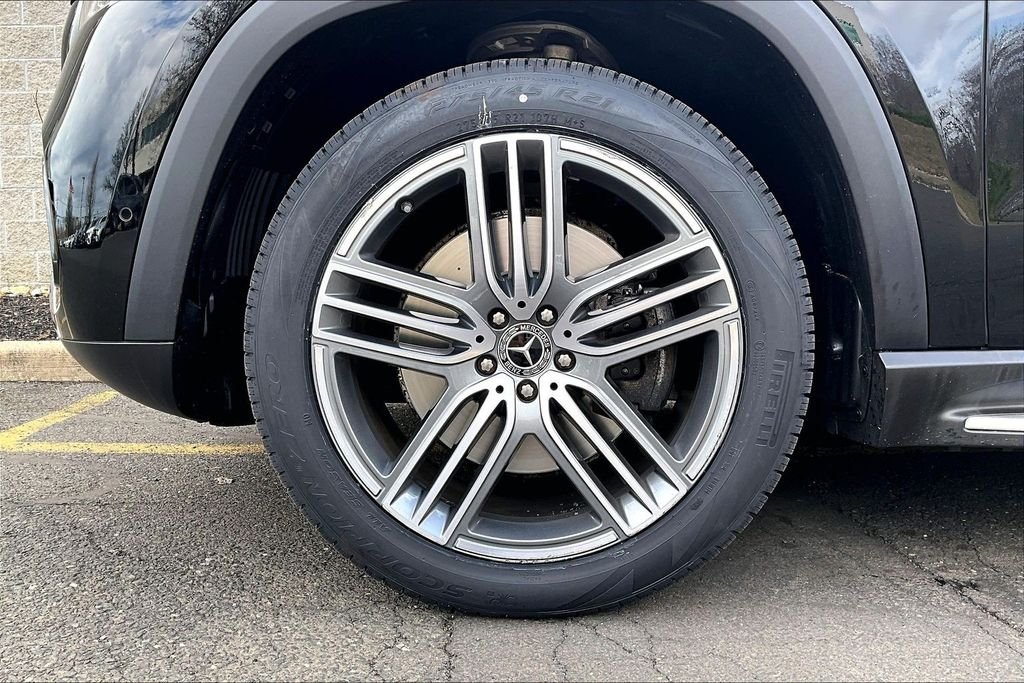 Certified Used 2024 Black Mercedes-Benz GLS 450 image 8