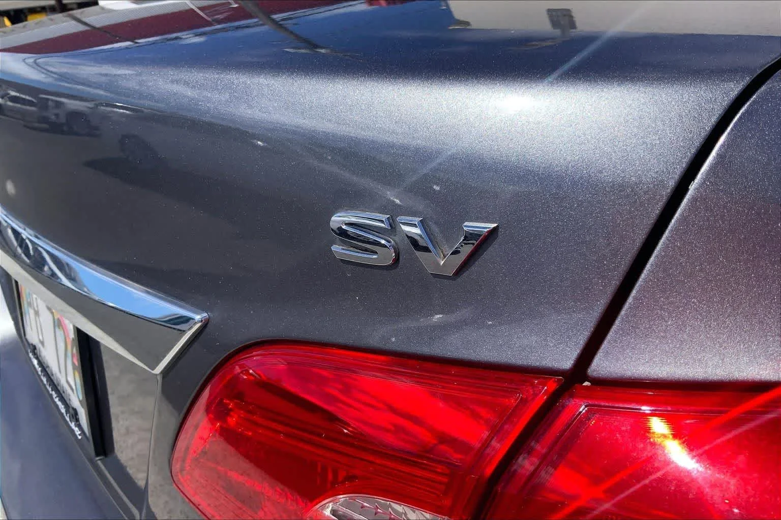 Used 2018 Gray/gray Nissan SV image 7