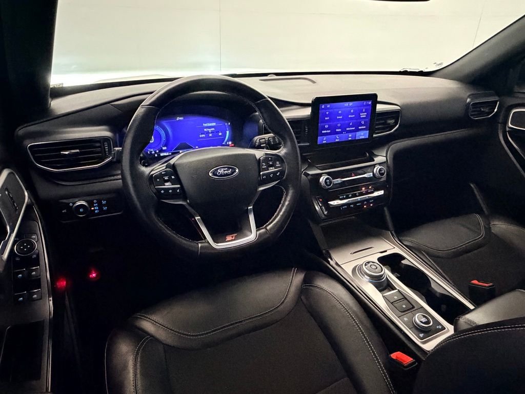 CieloFlor様ご確認ページ 2022 Ford Explorer ST | CarEdge | CarEdge