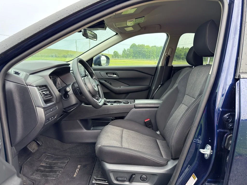 Used 2024 Blue Nissan SV image 2