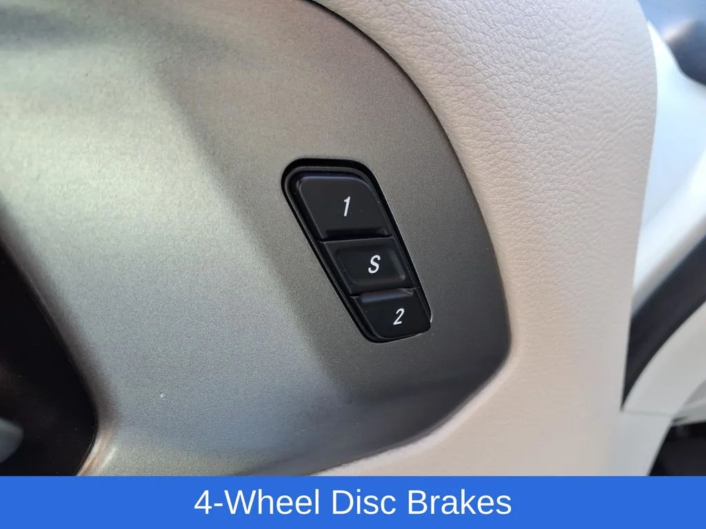 Used 2023 White Chrysler Touring L image 12