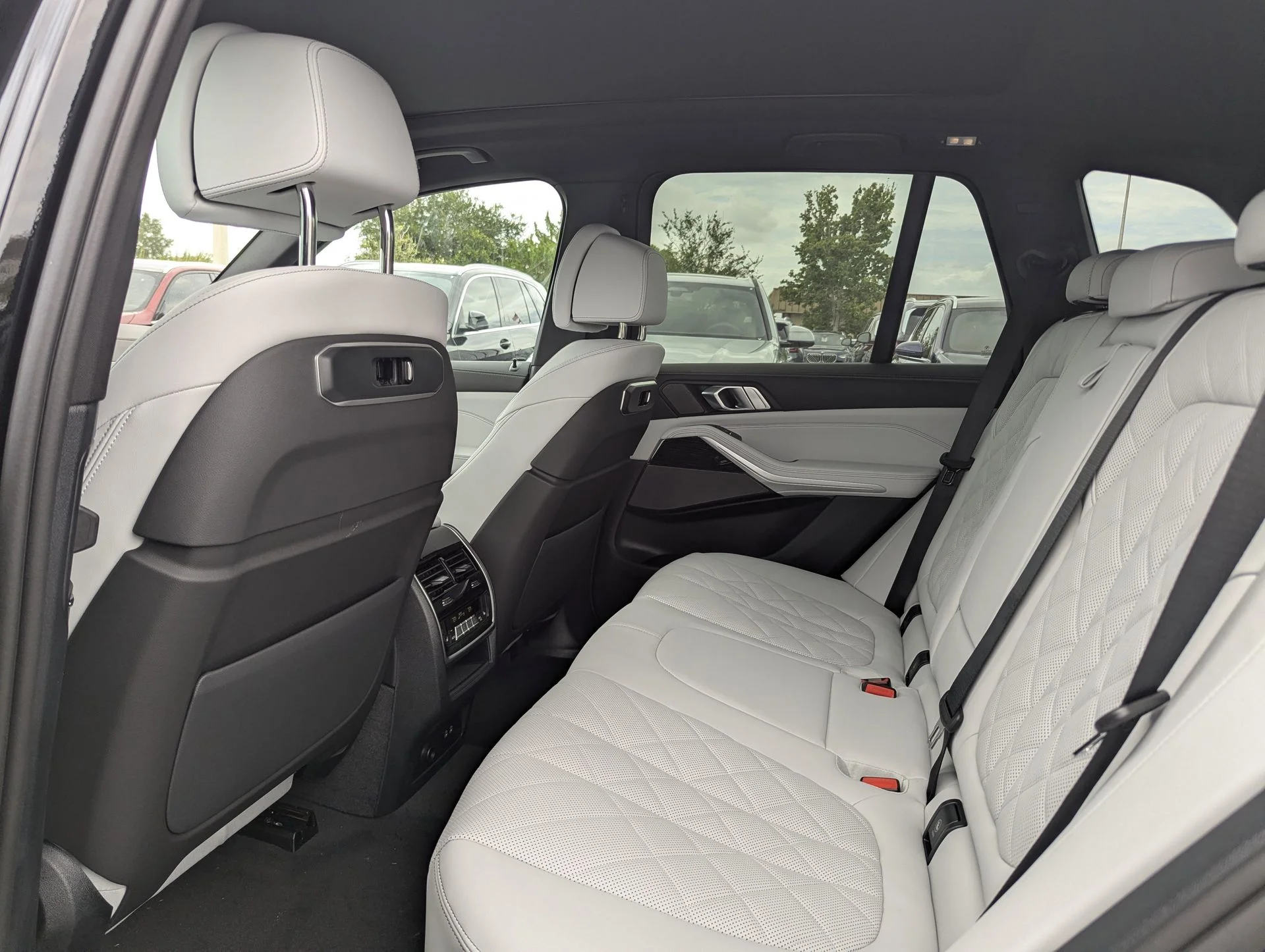 New 2026 Black Sapphire Metallic BMW xDrive50e image 16