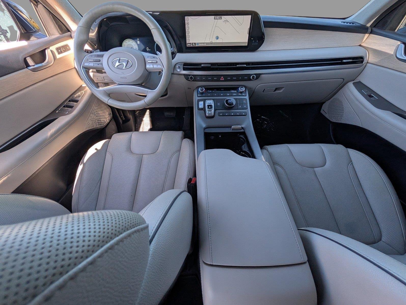 Used 2024 Moonlight Cloud Hyundai Limited image 29