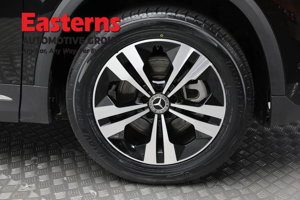 Used 2025 Black Mercedes-Benz GLA 250 image 30
