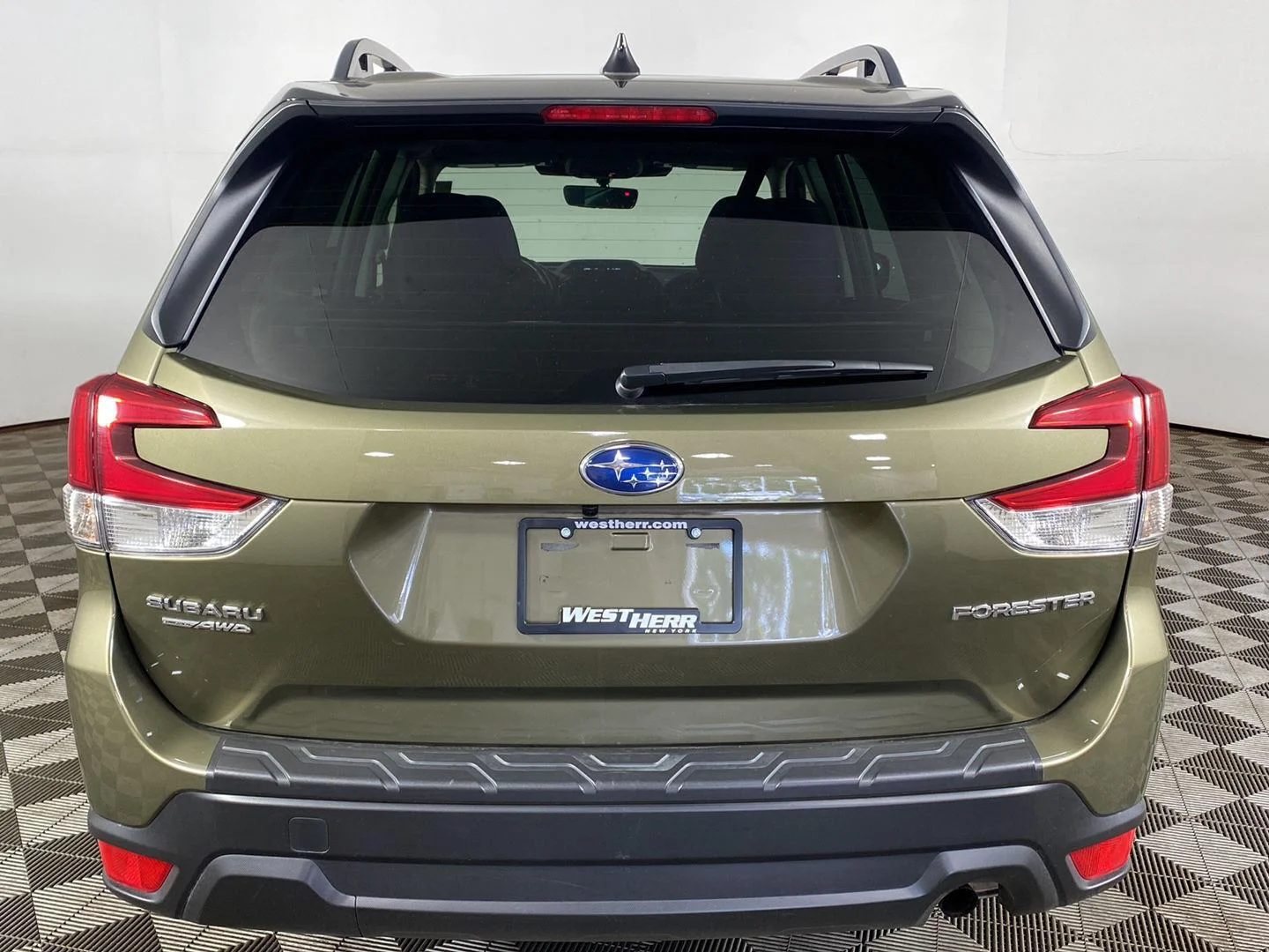 Used 2024 Autumn Green Metallic Subaru Premium image 6