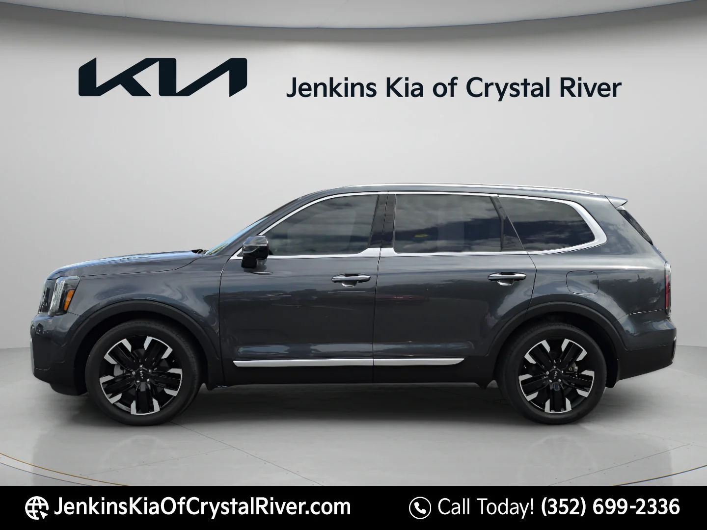 Used 2024 Gravity Gray Kia SX Prestige image 9