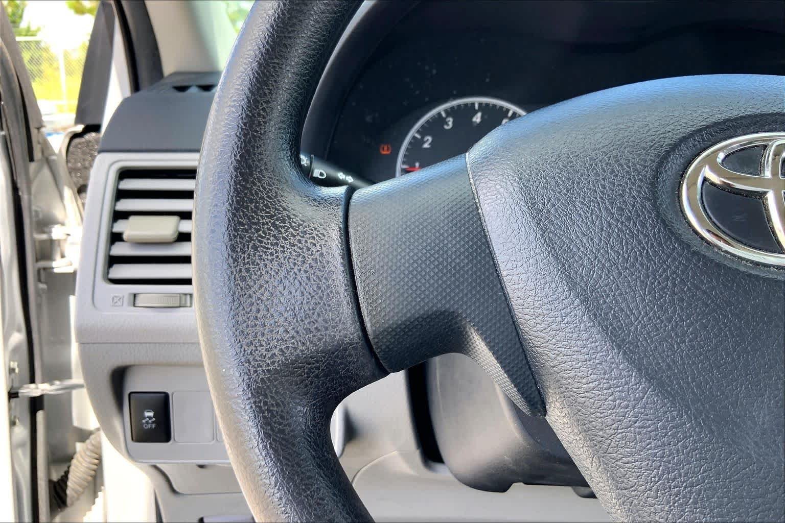 Used 2013 Classic Silver Metallic Toyota L image 23