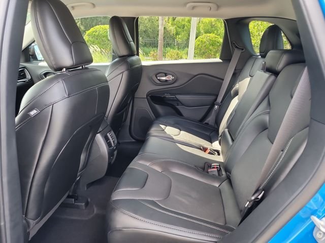 Used 2023 Blue Jeep Altitude image 12