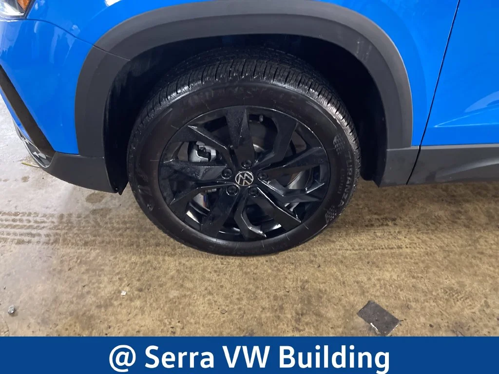 Used 2023 Blue Volkswagen 1.5T SE image 11