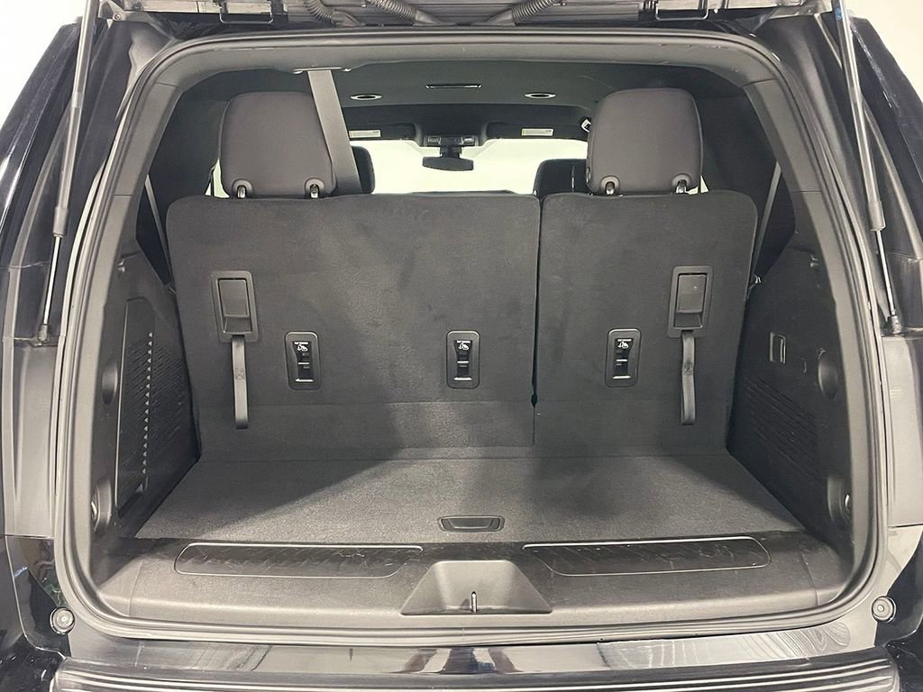 Used 2022 Black Chevrolet LS image 4