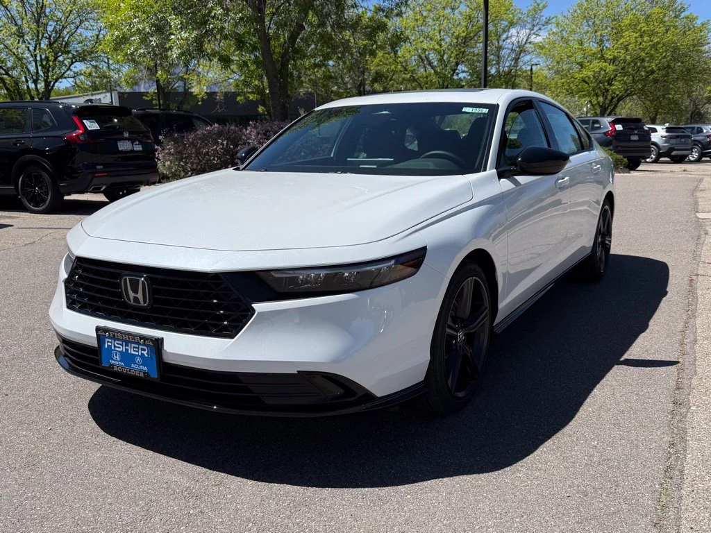 New 2026 Platinum White Pearl Honda Sport-L image 9