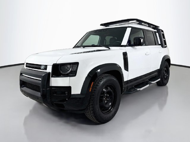Used 2023 White Land Rover S image 1