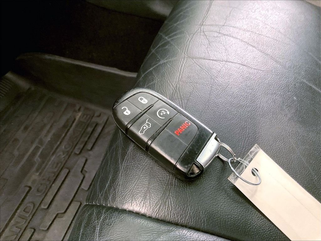 Used 2020 White Jeep Limited image 31
