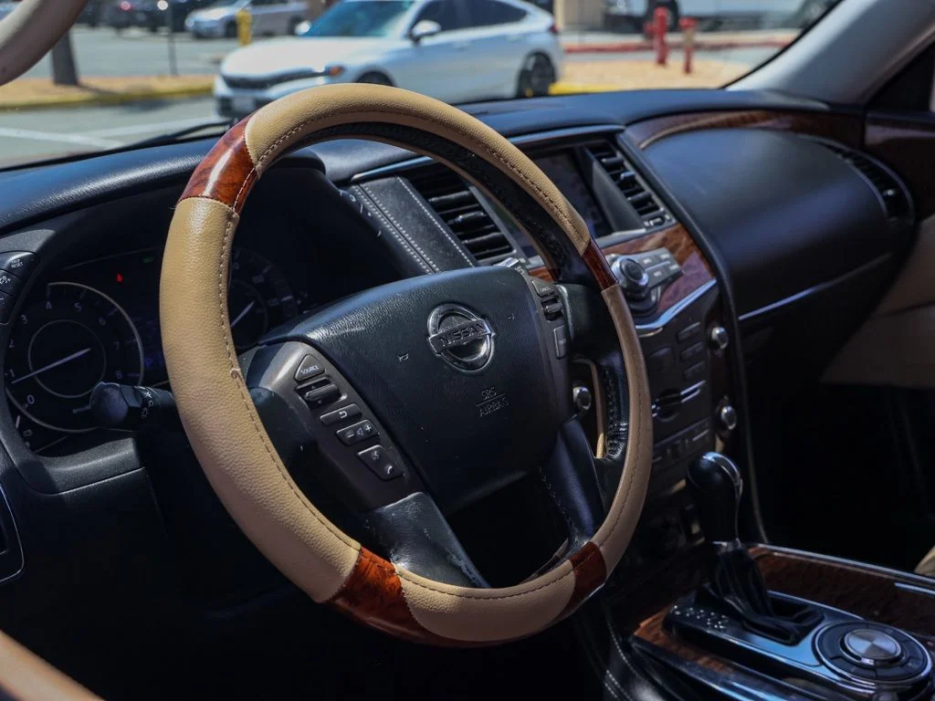 Used 2018 Brown Nissan SL image 12