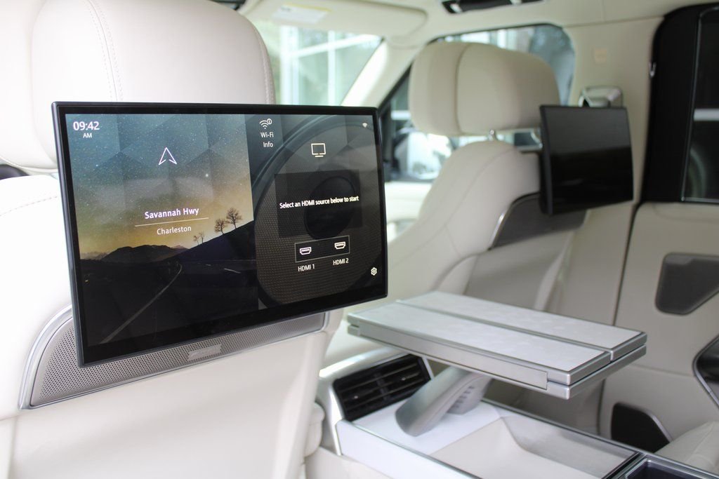 Used 2024 White Land Rover SV image 27