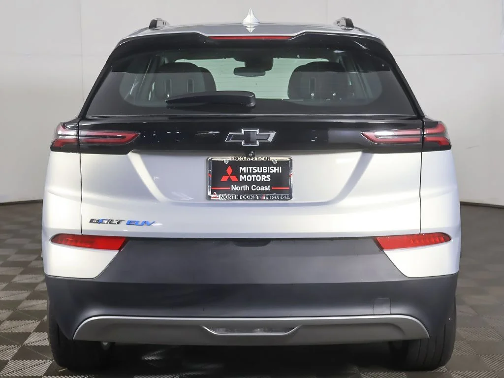 Used 2023 Silver Chevrolet LT image 9