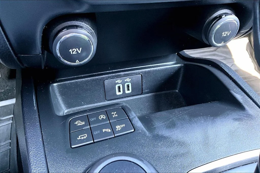 Certified Used 2019 Blue Ford Lariat image 17