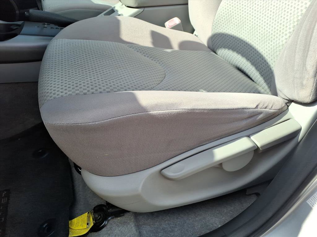 Used 2006 Silver Toyota Base image 17