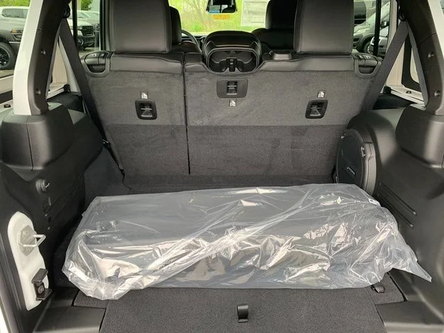 New 2026 Bright White Clearcoat Jeep Sahara image 6