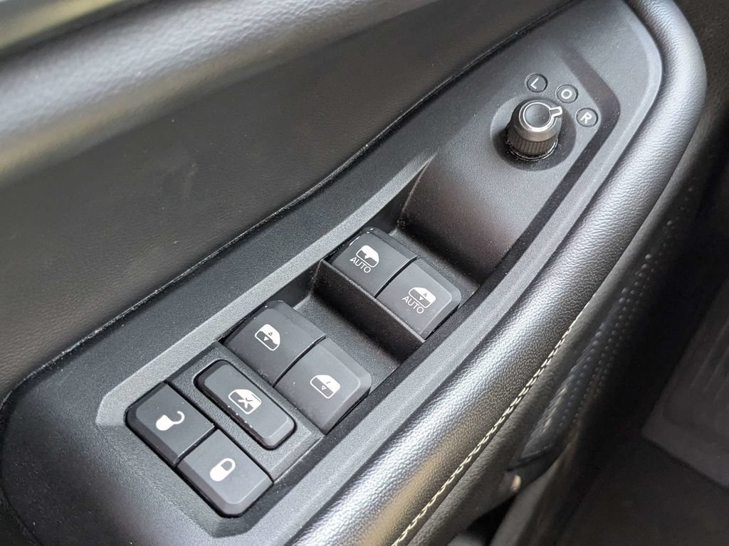 Used 2023 White Jeep Laredo image 23