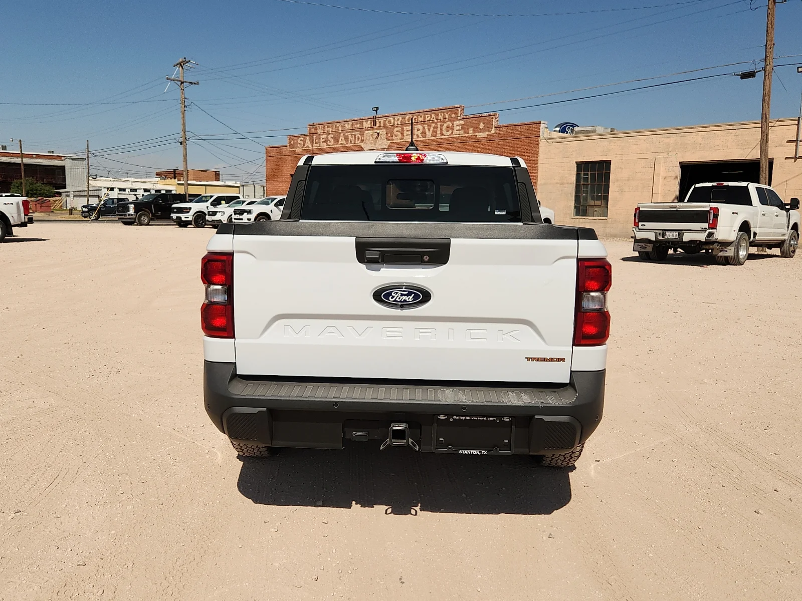 New 2026 Oxford White Ford Tremor image 6
