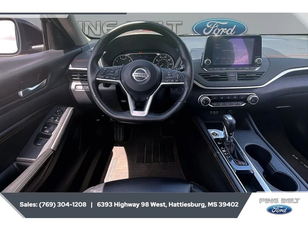 Used 2022 Gun Metallic Nissan 2.5 SR image 5