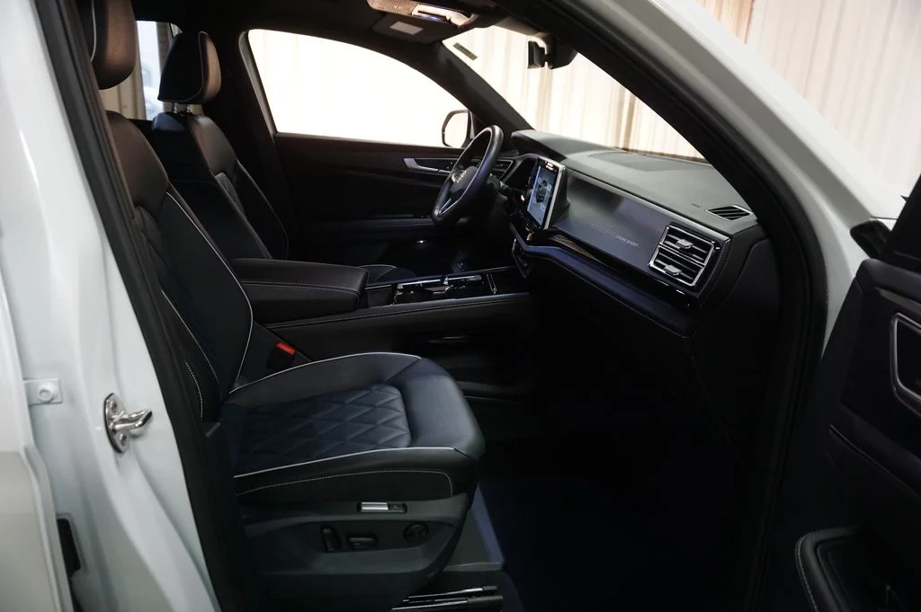 2025 Volkswagen Atlas Cross Sport SEL Premium R-LINE - Photo 46