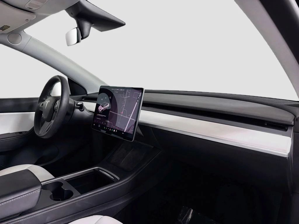 Used 2021 White Tesla Long Range image 31