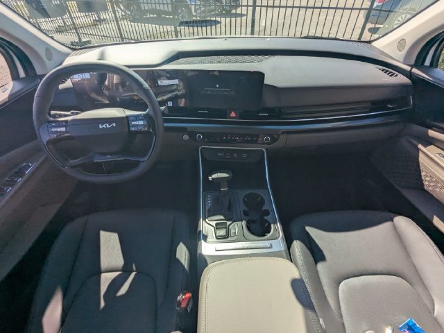 New 2027 White Kia LXS image 19