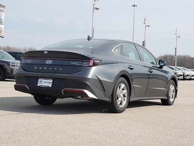 New 2026 Gray Hyundai SE image 5