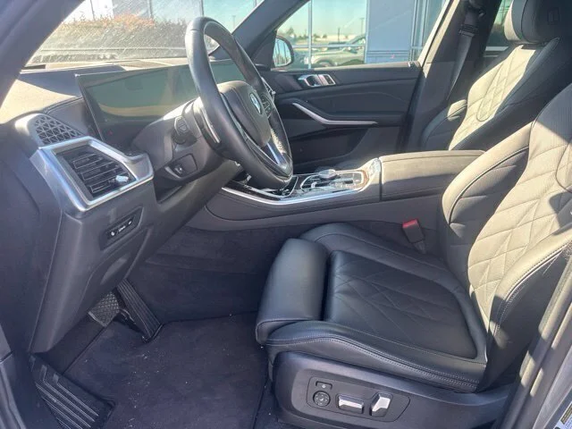 Used 2026 Gray BMW sDrive40i image 13