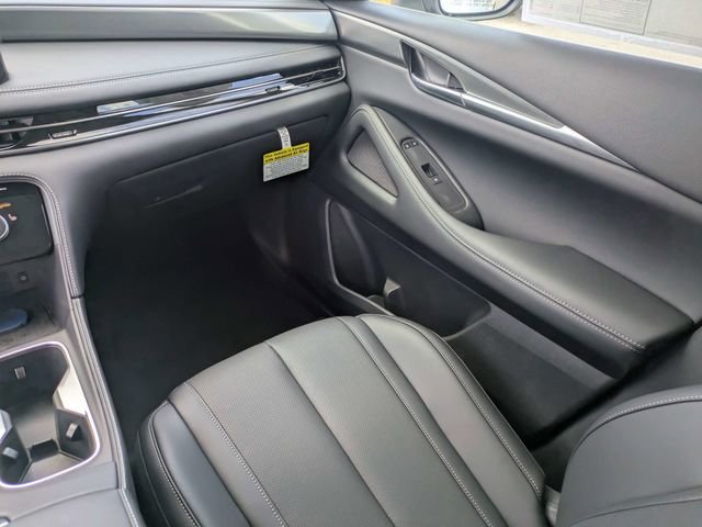 New 2027 RADIANT WHITE INFINITI Pure FWD image 18
