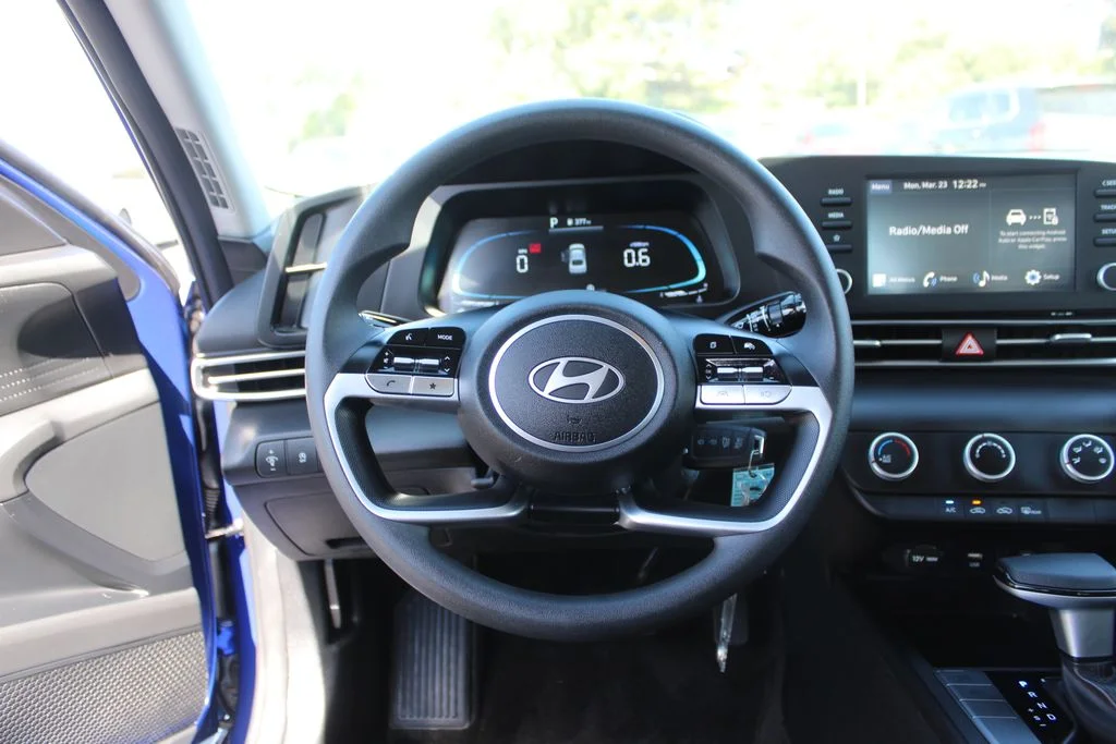 Certified Used 2025 Blue Hyundai SE image 15