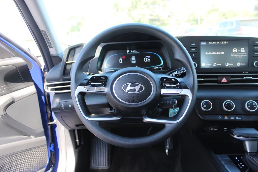 Certified Used 2025 Blue Hyundai SE image 15