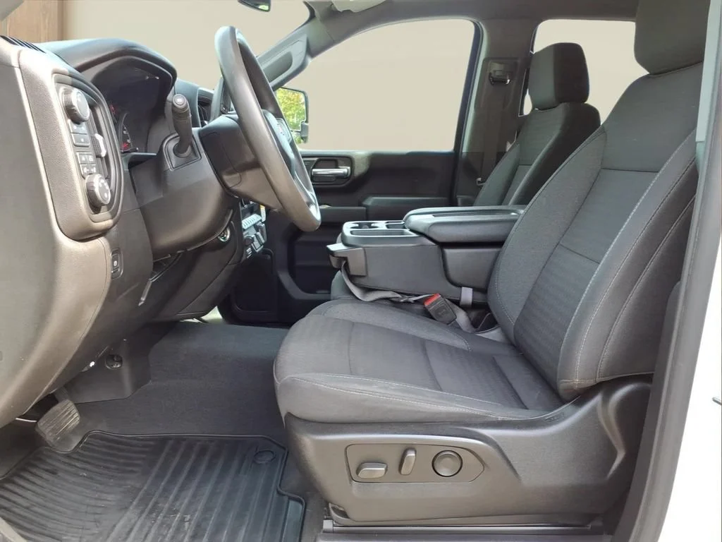 2025 Chevrolet Silverado 2500HD Custom - Photo 16