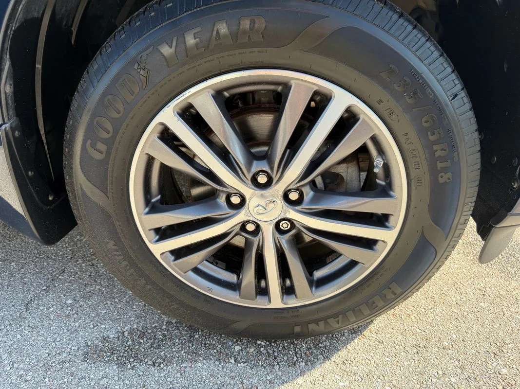 Used 2019  INFINITI LUXE image 11