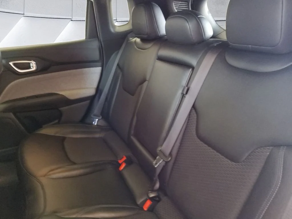 Used 2024 White Jeep Latitude image 18