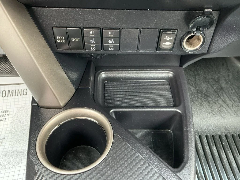 Used 2014 White Toyota Limited image 19