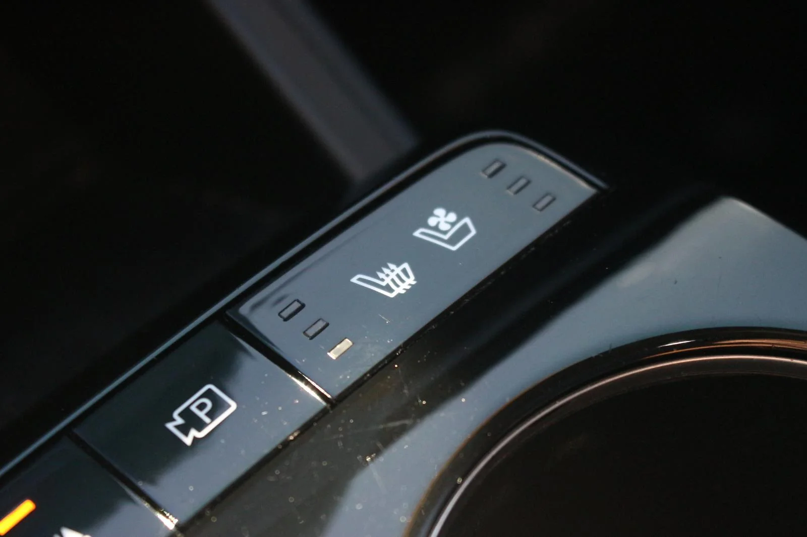 Used 2022 Blue Hyundai Limited image 33