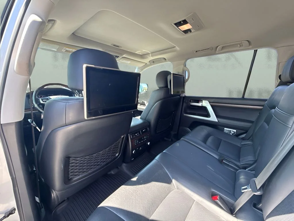 Used 2016 Silver Toyota Base image 8