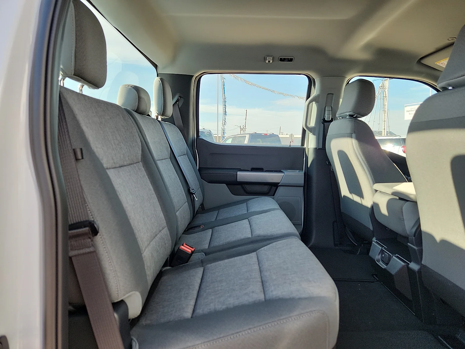 New 2027 Oxford White Ford XL image 19