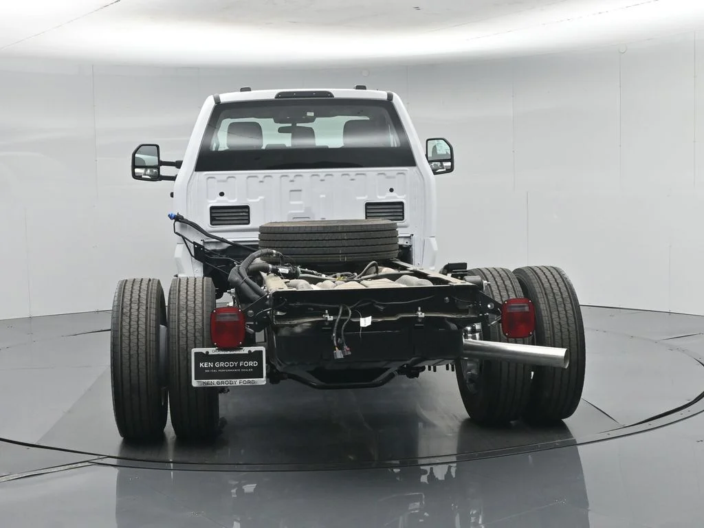 New 2026 Oxford White Ford XL image 17