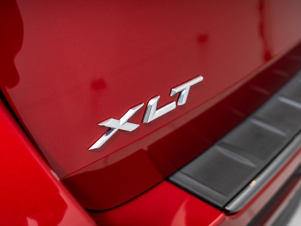 Used 2023 Rapid Red Metallic Tinted Clearcoat Ford XLT image 20