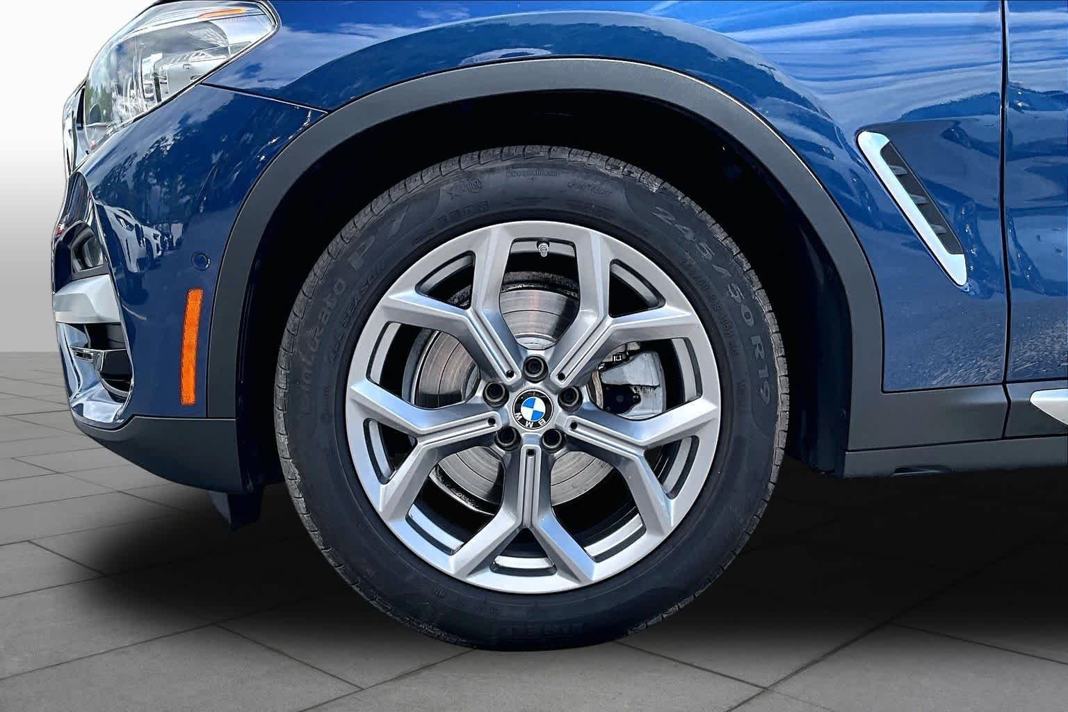 Used 2021 Phytonic Blue Metallic BMW sDrive30i image 11