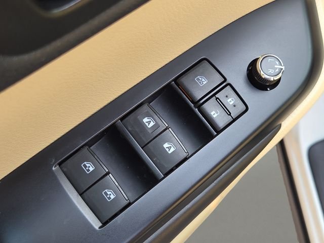 Used 2019 Blizzard Pearl Toyota XLE image 21