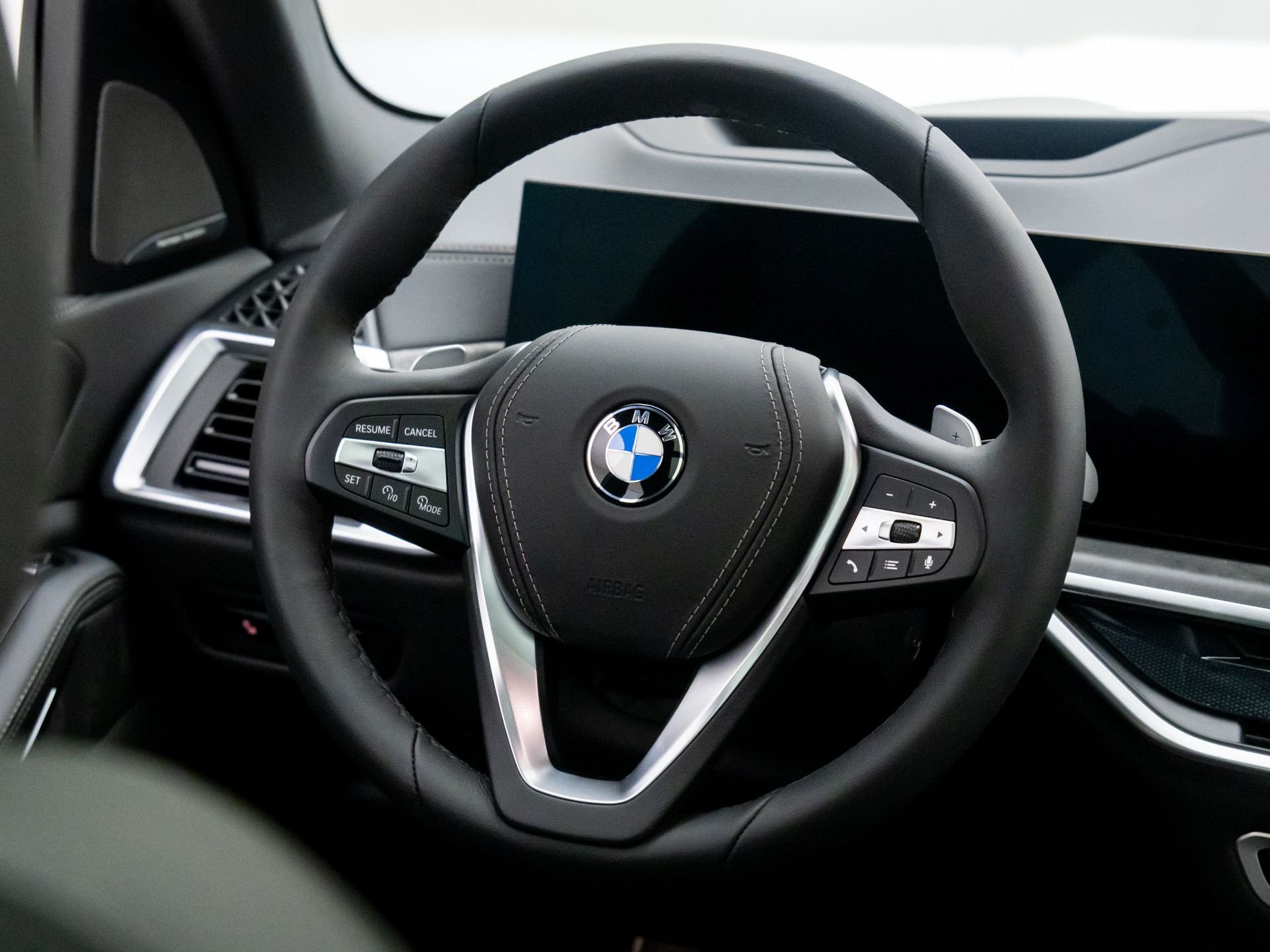 New 2026 Black Sapphire Metallic BMW xDrive40i image 9