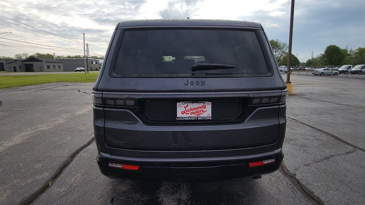 New 2026 Baltic-Gray Metallic Clear-Coat Exterior Paint Jeep Limited Altitude image 7