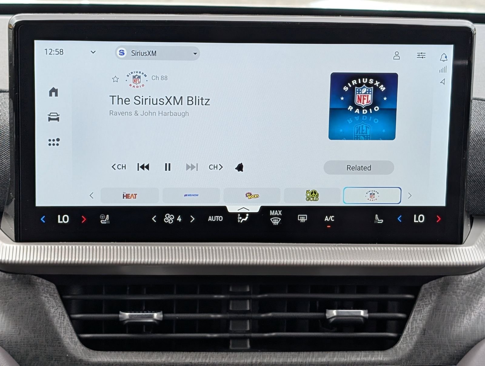 2026 Ford Explorer Platinum - Photo 18