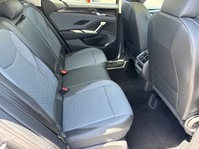 New 2026 Platinum Gray Metallic Volkswagen 2.0T SE image 24